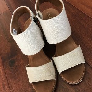 TOMS block heel sandal